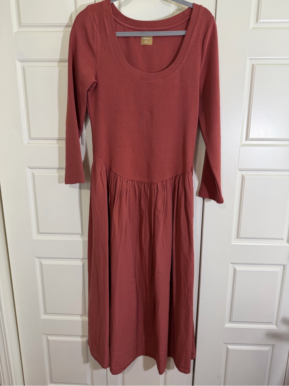 Classic Scoop Neck Long Sleeve Midi Dress in Dusty Rose
